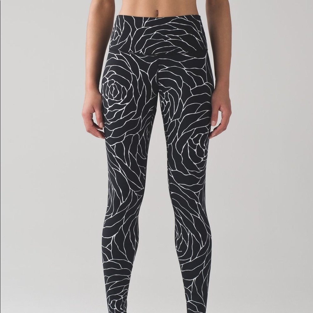 Lululemon Wunder Under Hi-Rise Full-On Luxtreme
